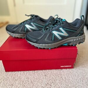 New Balance Black and Blue Women’s Trail Running Shoes Size 7